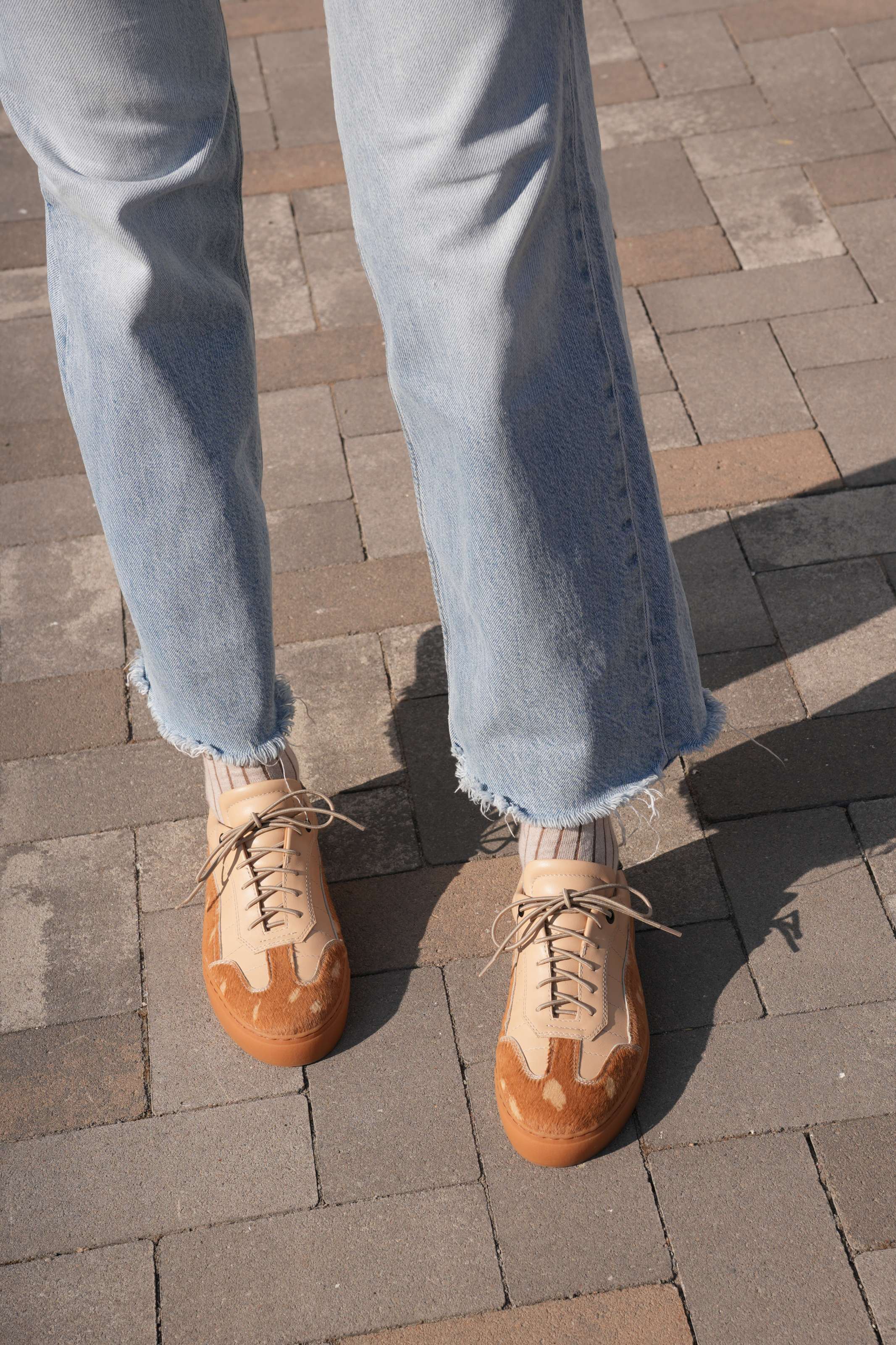 Unisex-sneakers-CityGuide