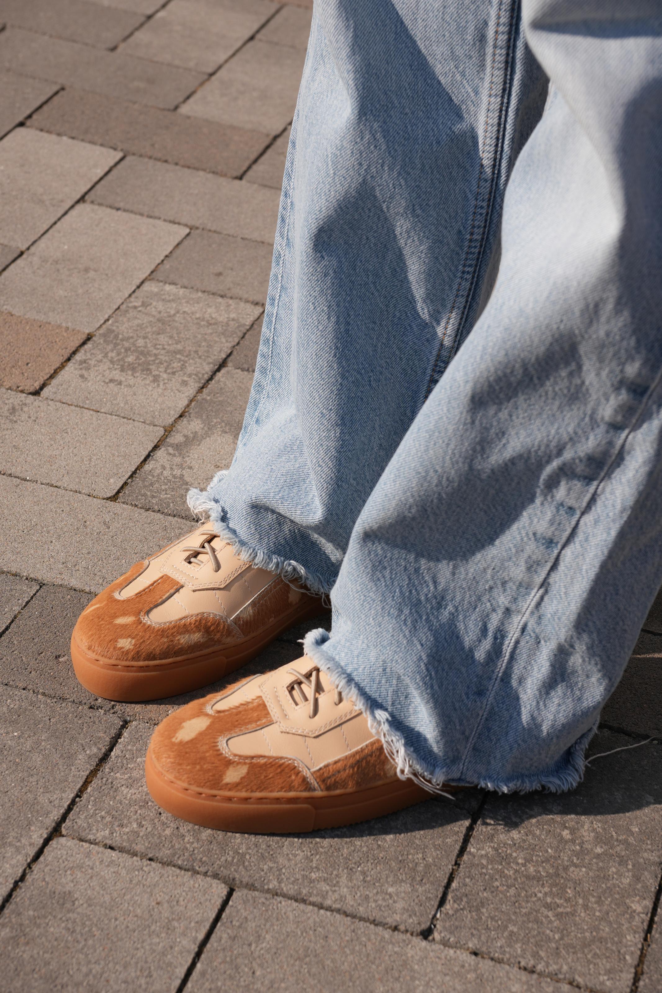 Unisex-sneakers-CityGuide